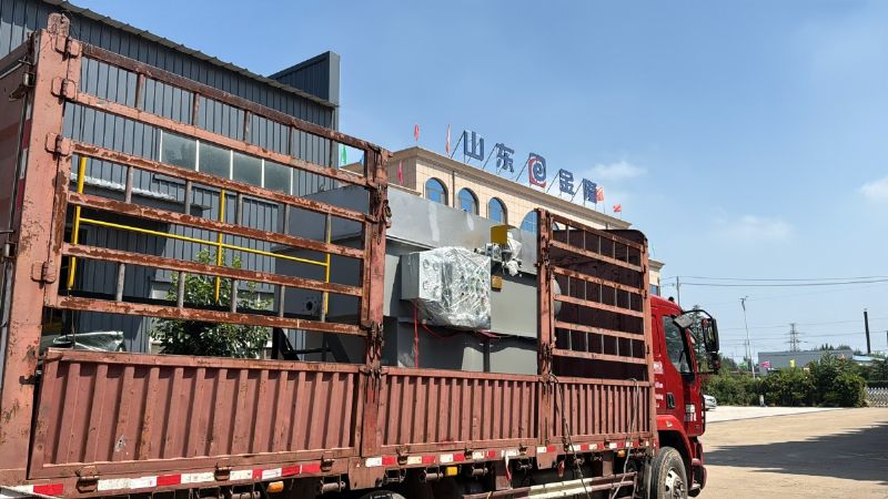 金日發(fā)貨！3立方平流式溶氣氣浮機助力水產(chǎn)加工污水處理 (2).JPG